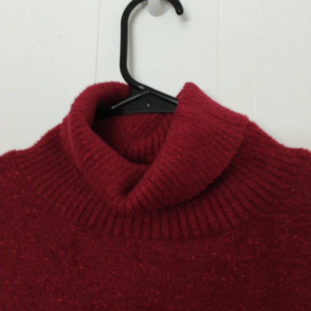 Red Sweater - Picture 6 of 7